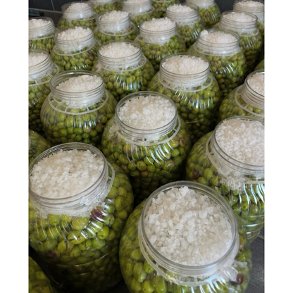 Küçük Çiftlik Taş Kırma Yeşil Ayvalık Zeytini – NET 2 KG